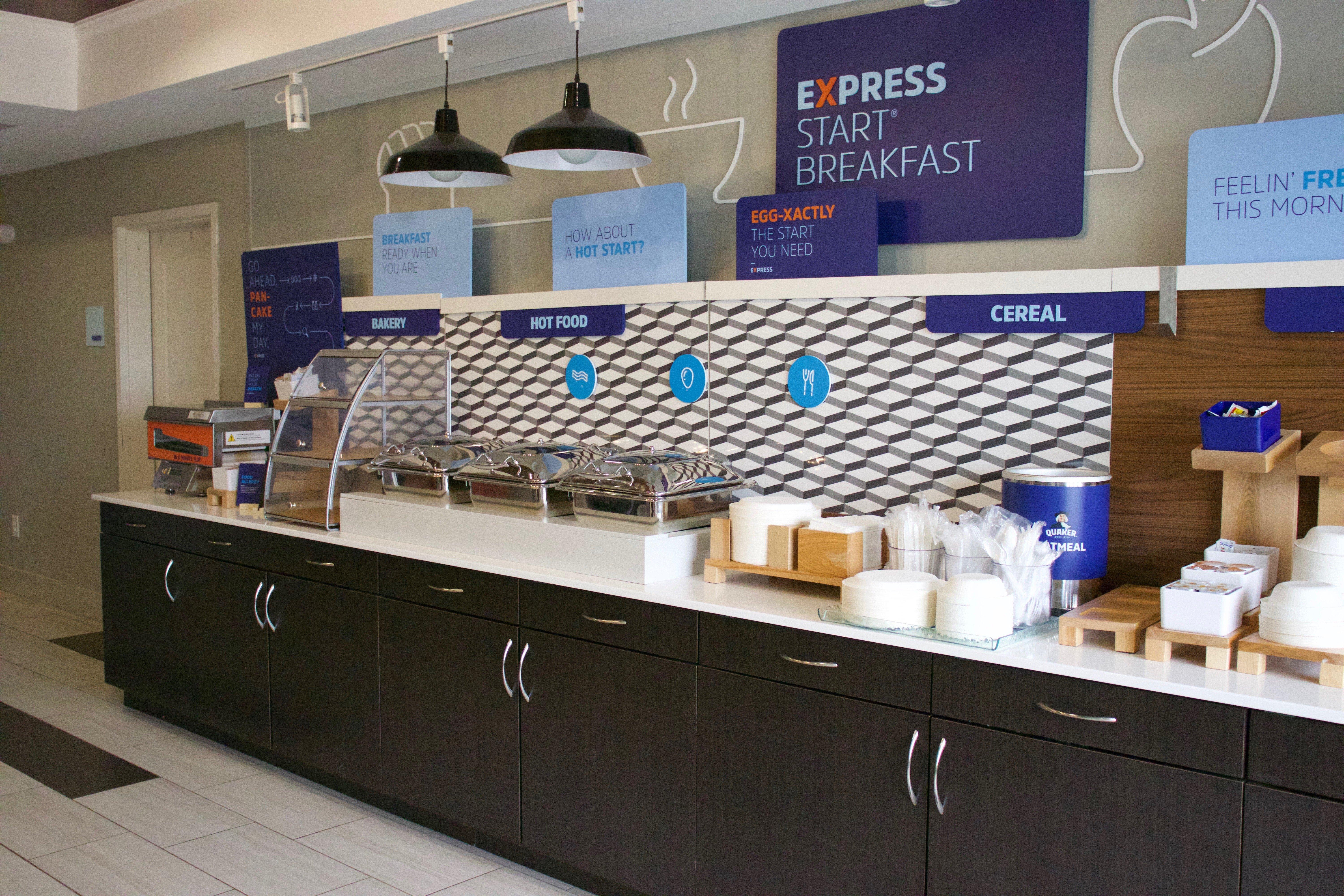 Holiday Inn Express Hotel & Suites Crawfordsville By Ihg Exterior foto