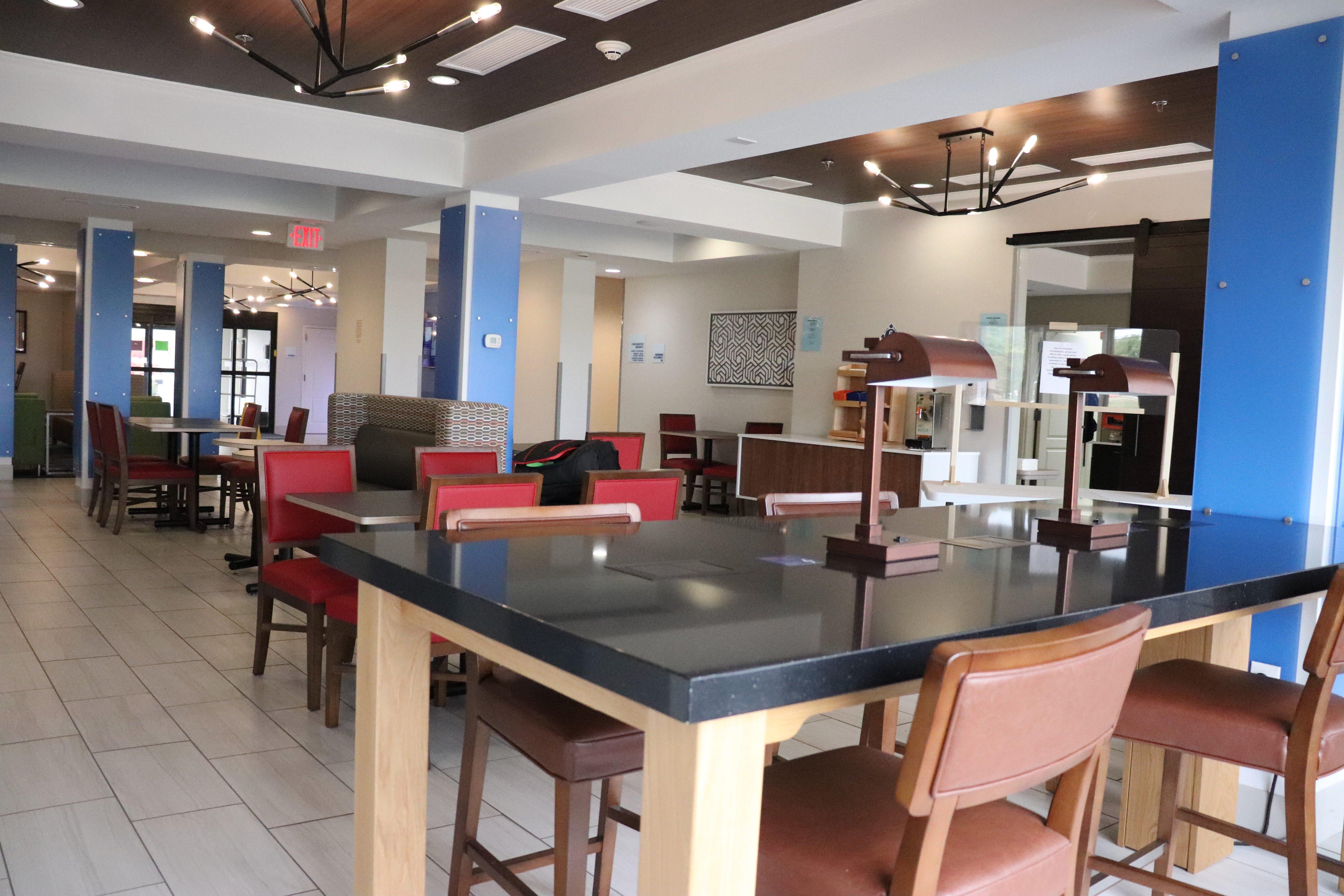 Holiday Inn Express Hotel & Suites Crawfordsville By Ihg Exterior foto