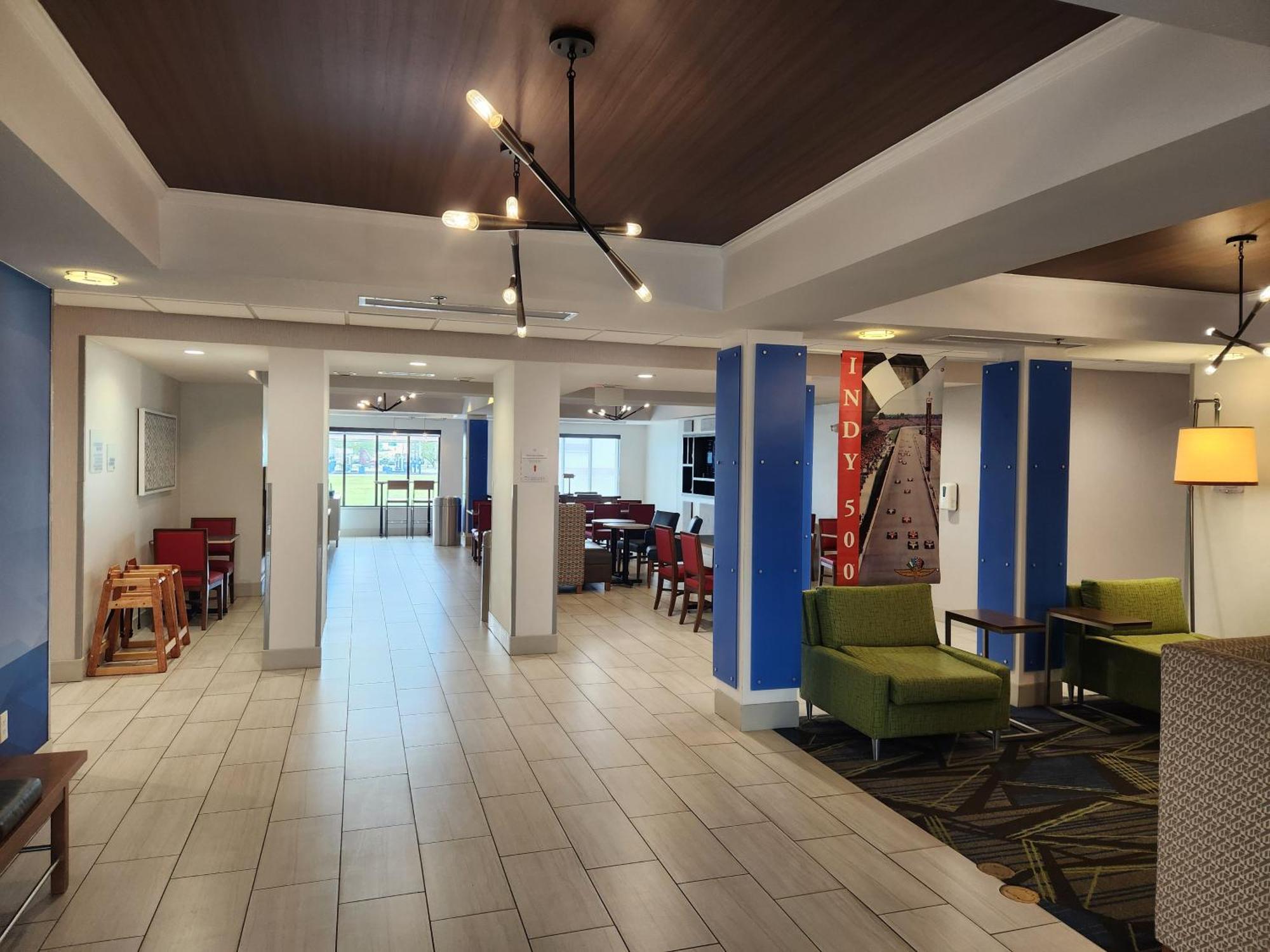 Holiday Inn Express Hotel & Suites Crawfordsville By Ihg Exterior foto